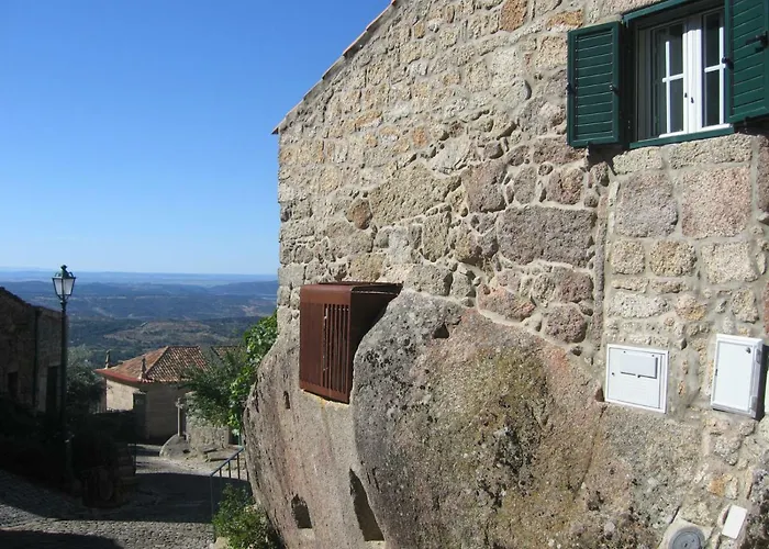 Casa Da Gruta * Monsanto