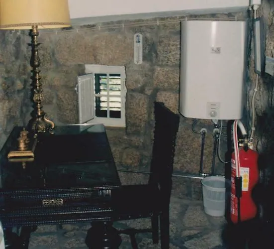 Casa Da Gruta Holiday home *